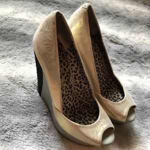 Jessica Simpson Wedges